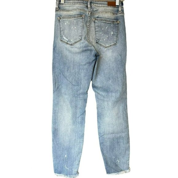 Judy Blue Boyfriend Fit Light Wash Distressed Raw Hem Ankle Jeans Womens 1 / 25 - Picture 2 of 5